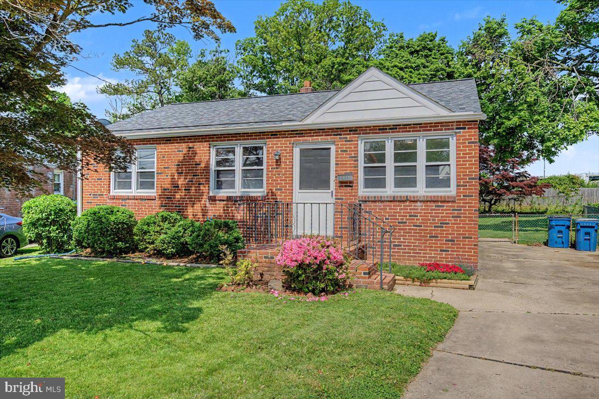 211 Dumont Road Wilmington, DE 19804 - Photo 1 of 22