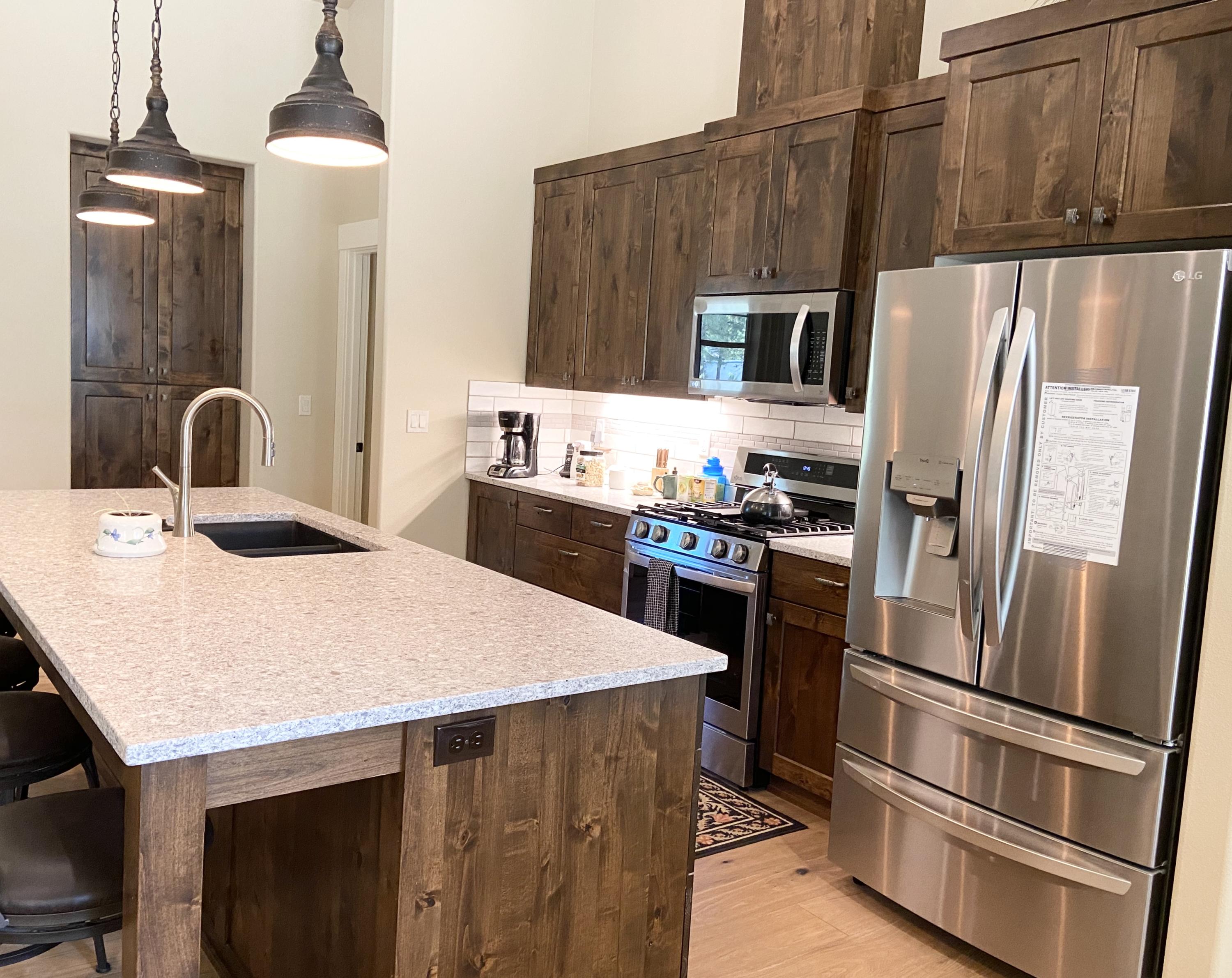 17141 Norwalk Road Bend, OR 97707 - Photo 7 of 17 Kitchen