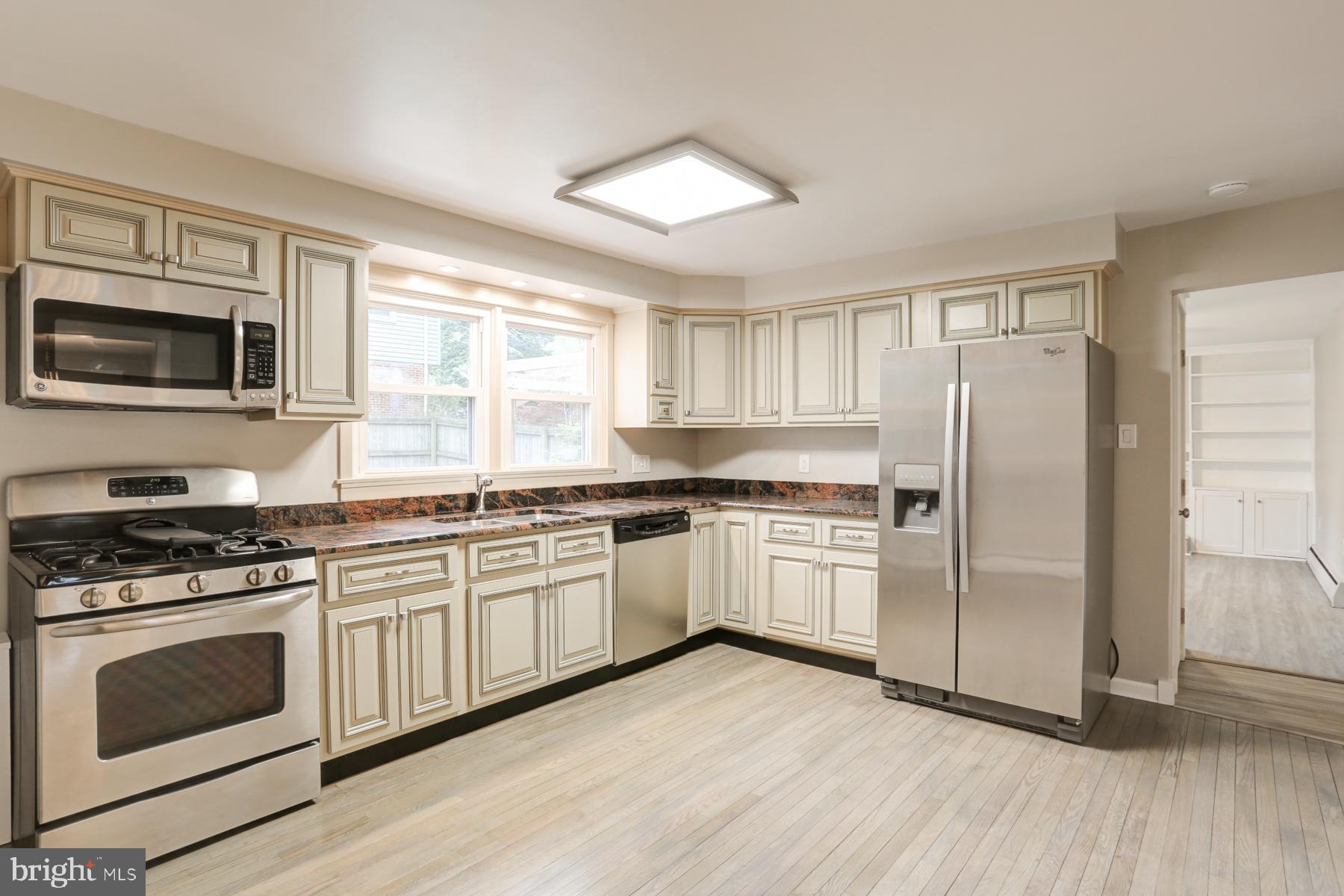 43 Gale Road Camp Hill, PA 17011 - Photo 6 of 45 Gallery Image 6