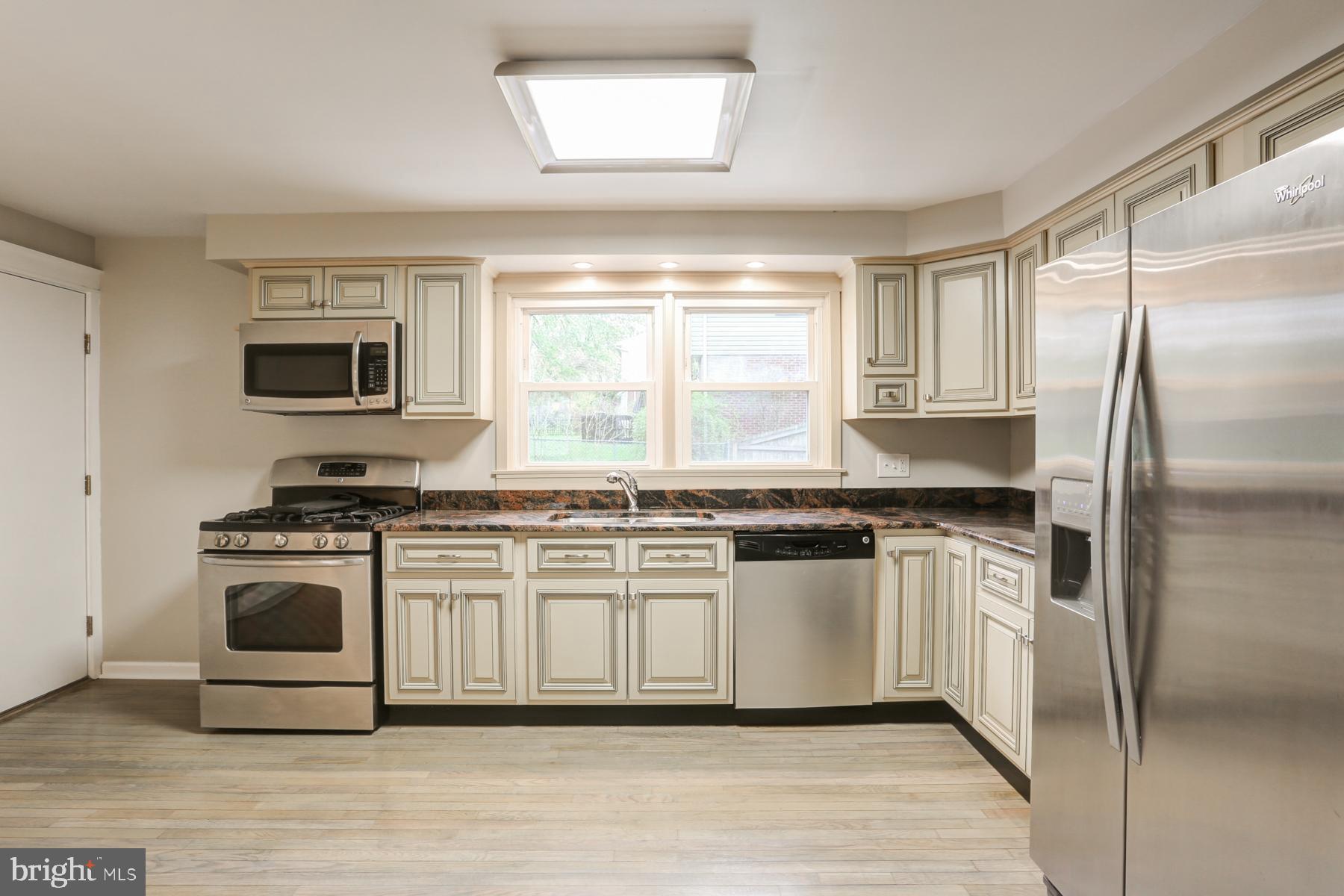 43 Gale Road Camp Hill, PA 17011 - Photo 7 of 45 Gallery Image 7