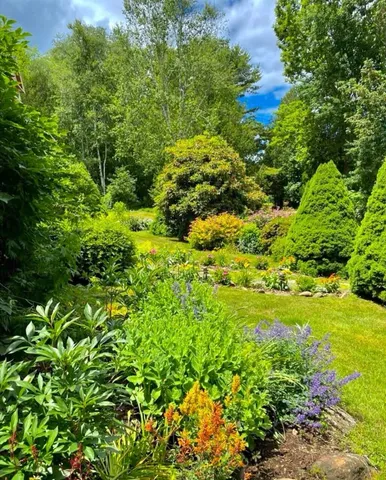 $1,450,000 | 33 Sea View Drive, Lincolnville, ME 04849