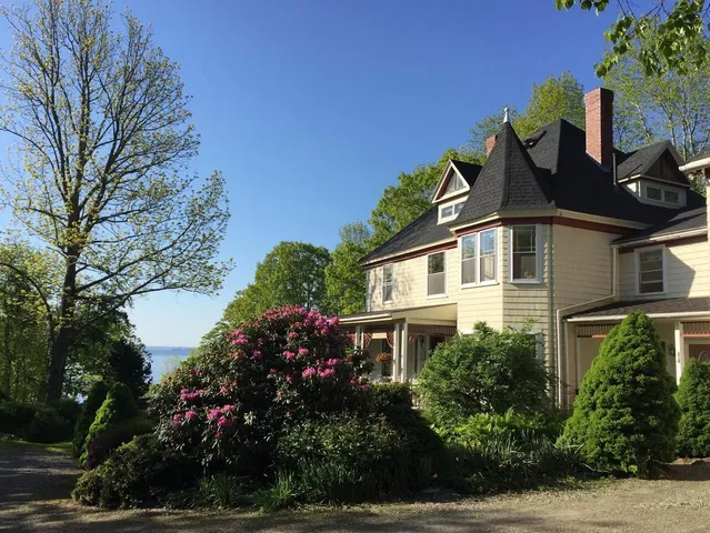 $1,450,000 | 33 Sea View Drive, Lincolnville, ME 04849