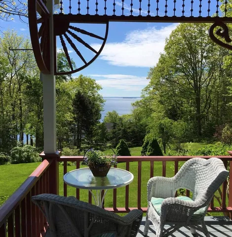 $1,450,000 | 33 Sea View Drive, Lincolnville, ME 04849