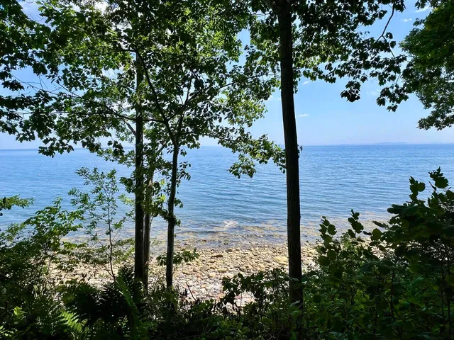 $1,450,000 | 33 Sea View Drive, Lincolnville, ME 04849