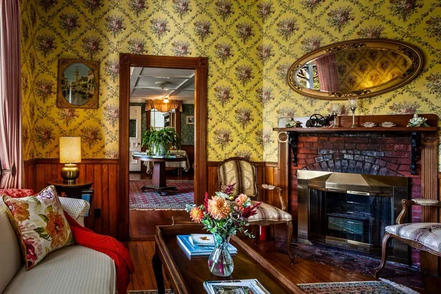 $1,450,000 | 33 Sea View Drive, Lincolnville, ME 04849