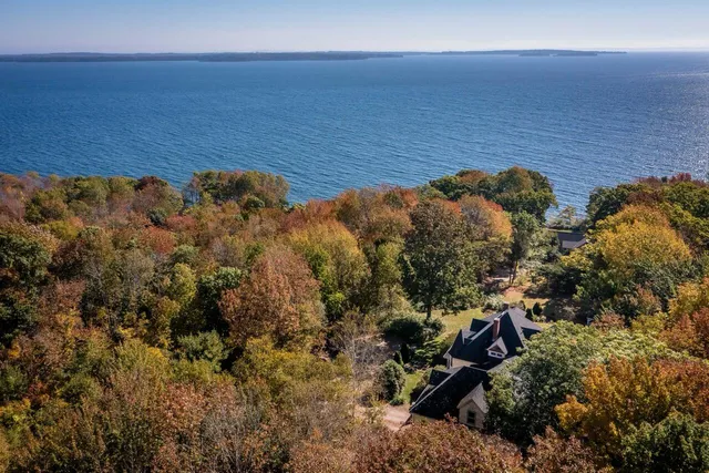 $1,450,000 | 33 Sea View Drive, Lincolnville, ME 04849