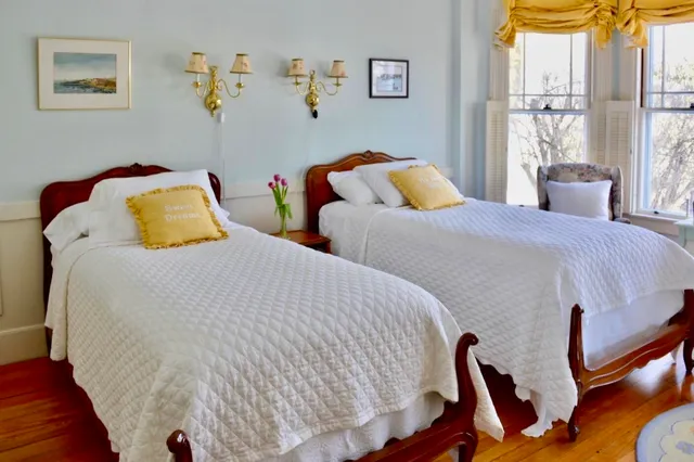 $1,450,000 | 33 Sea View Drive, Lincolnville, ME 04849