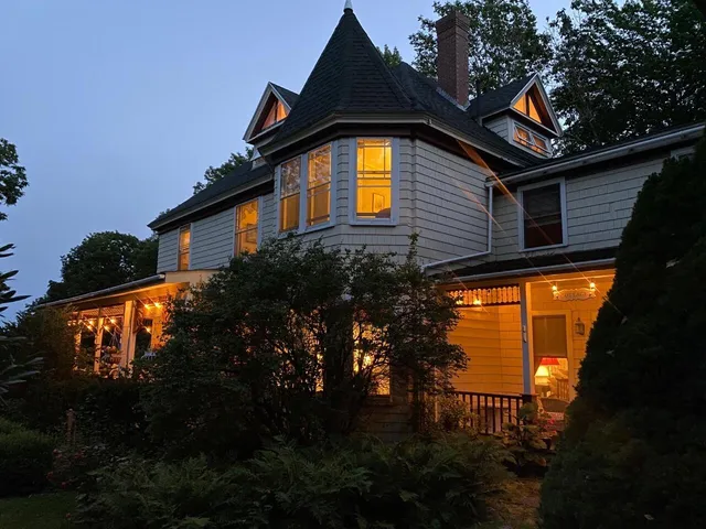 $1,450,000 | 33 Sea View Drive, Lincolnville, ME 04849