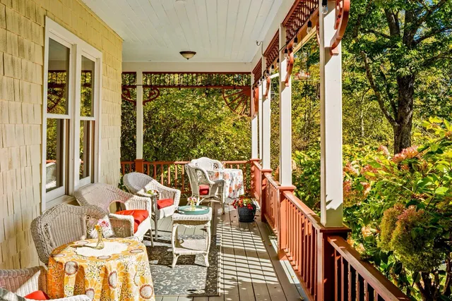 $1,450,000 | 33 Sea View Drive, Lincolnville, ME 04849