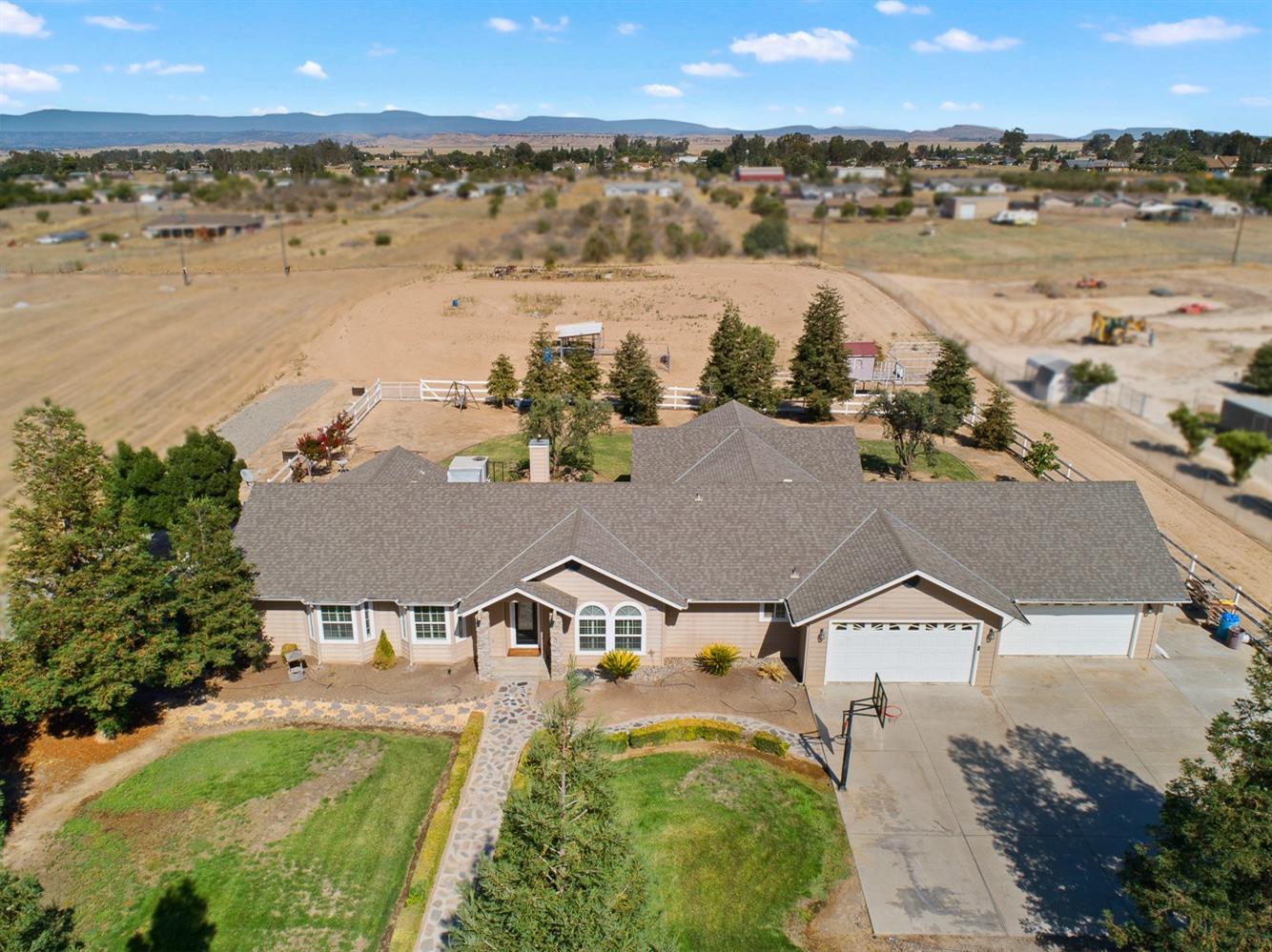 16639 Karen Road Madera, CA 93636 - Photo 1 of 20 Gallery Image 1