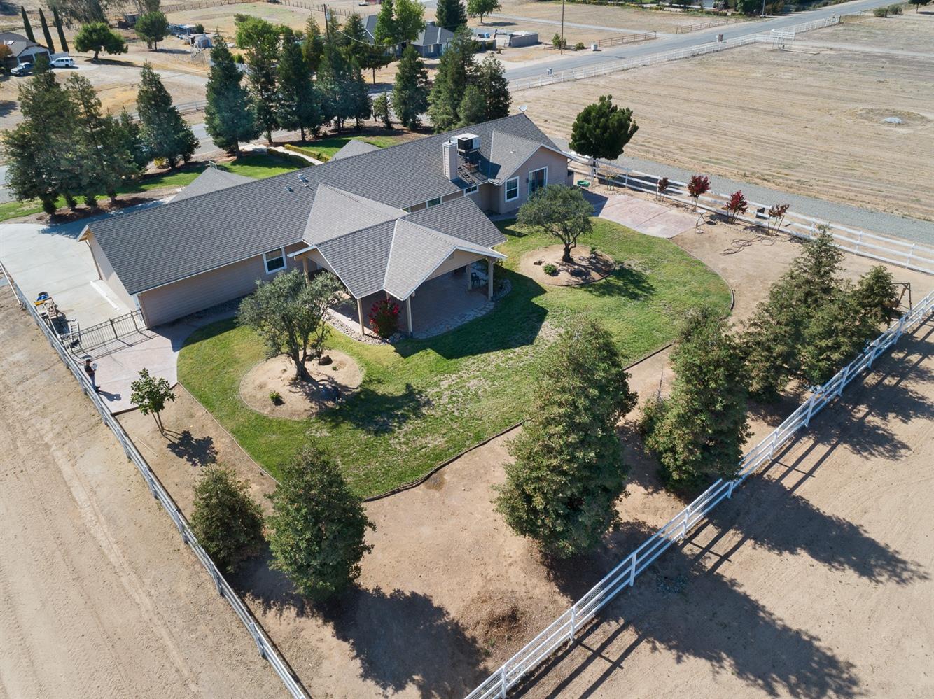 16639 Karen Road Madera, CA 93636 - Photo 15 of 20 Gallery Image 15