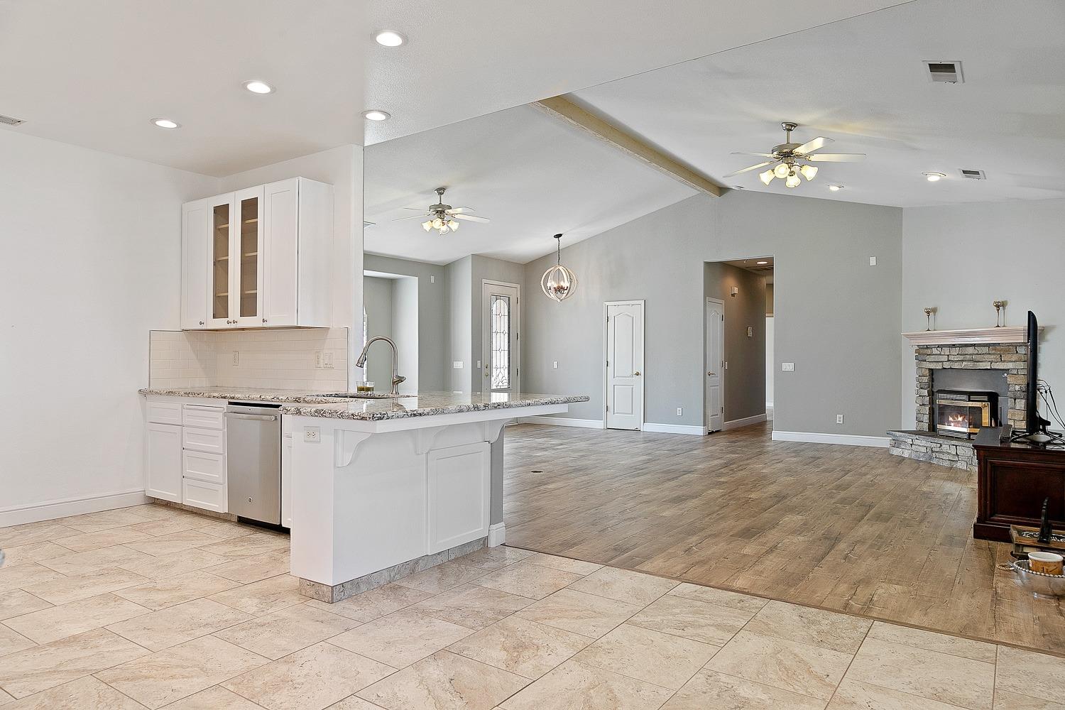 16639 Karen Road Madera, CA 93636 - Photo 6 of 20 Gallery Image 6