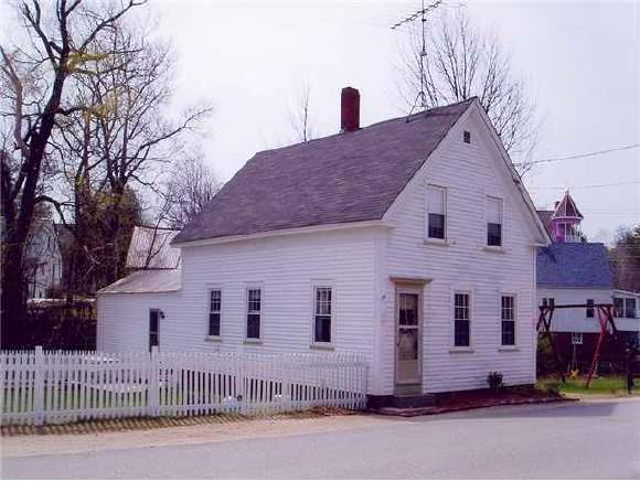 28 Maple Street Wakefield, NH 03887 - Photo 1 of 1