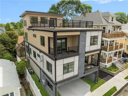 $1,395,000 | 43 12th Street, Unit A, Providence, RI 02906