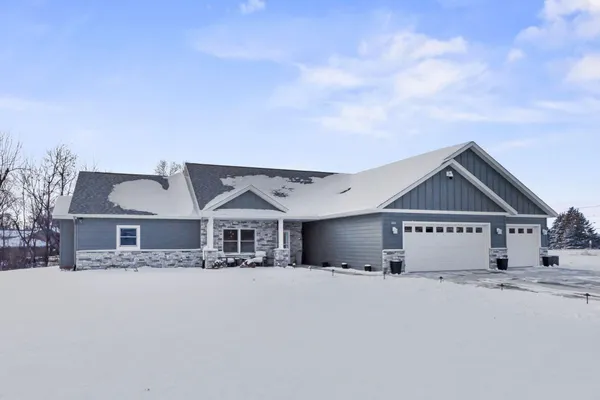 $460,000 | 804 Mitchell Court, Glencoe, MN 55336