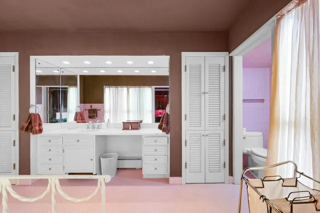 $897,600 | 22 Greencroft Drive, Champaign, IL 61821