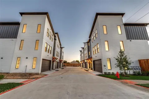 $539,900 | 3940 Spring Valley Road, Unit 3, Farmers Branch, TX 75244