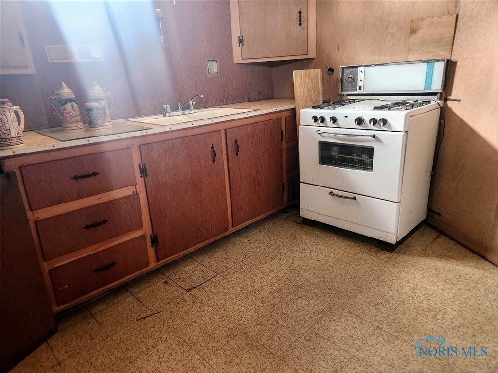 1668 Dier Road Curtice, OH 43412 - Photo 18 of 20 Extra kitchen in basement
