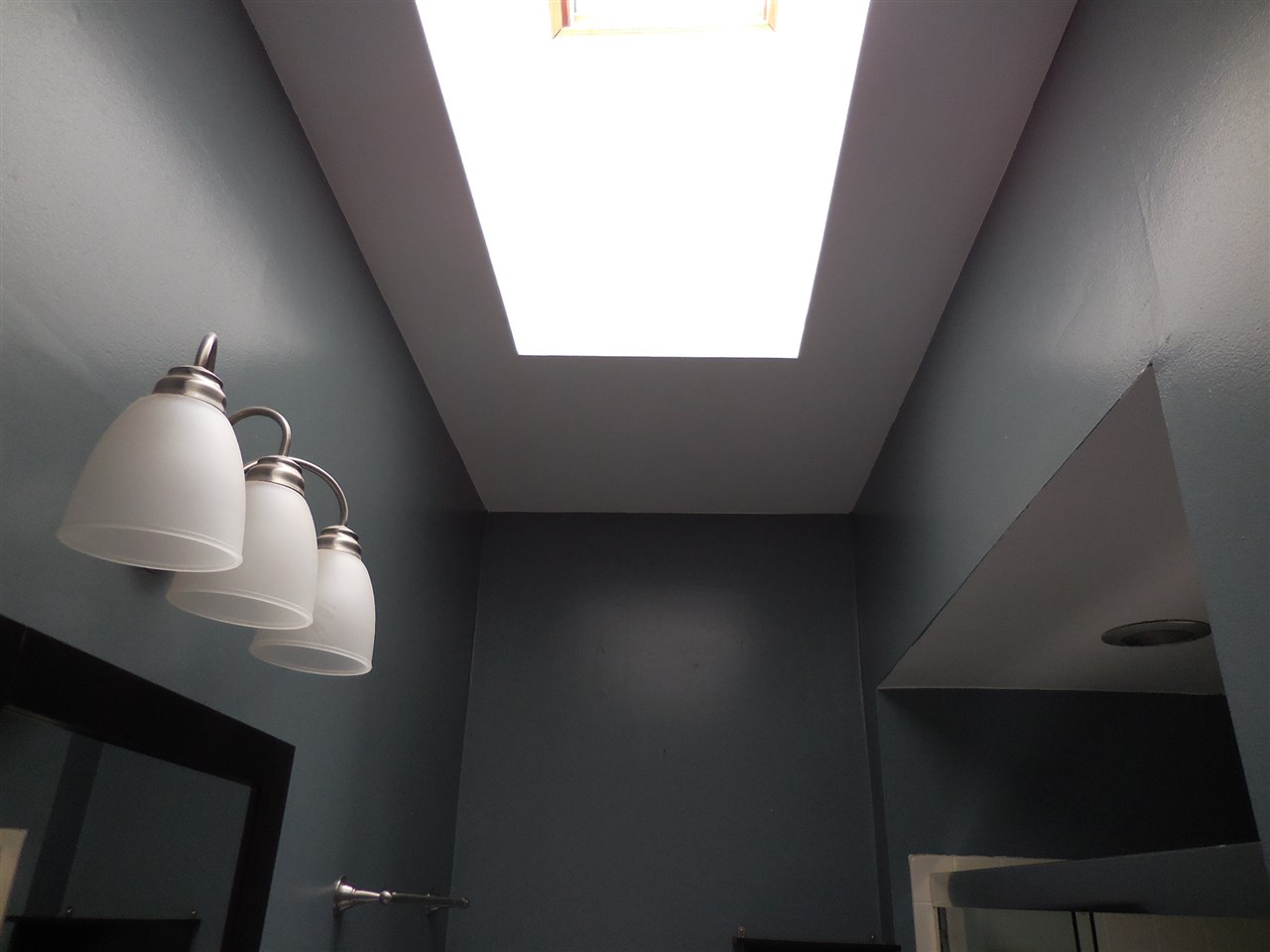42647 Utica Road Sterling Heights, MI 48314 - Photo 18 of 30 31300983-17.JPG