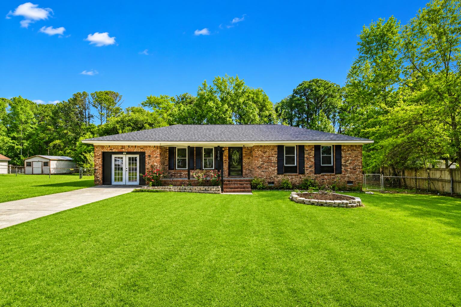 100 Kent Circle Ladson, SC 29456 - Photo 1 of 27 Front of Kent Virtually fixed grass
