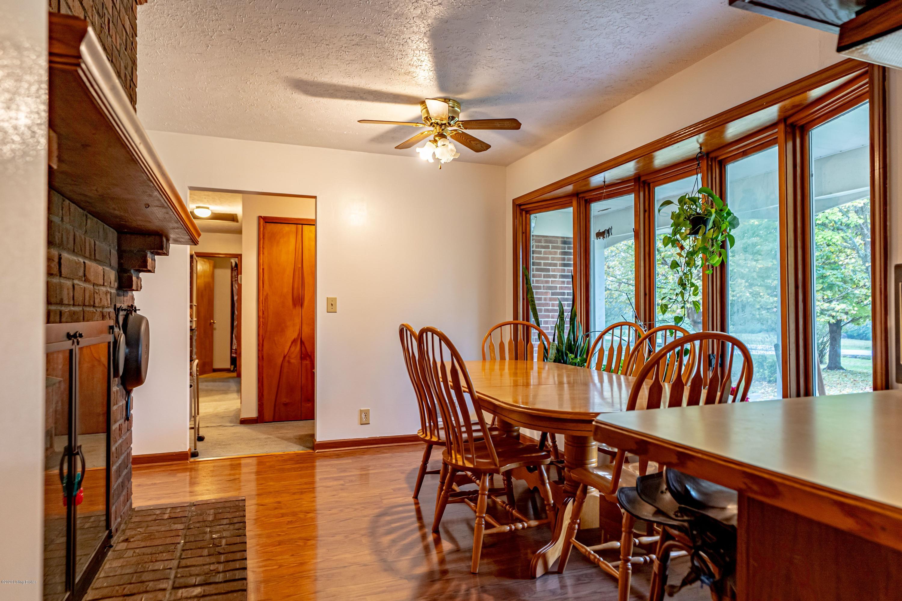 103 Helson Road Simpsonville, KY 40067 - Photo 15 of 30 Kitchen Dining Area