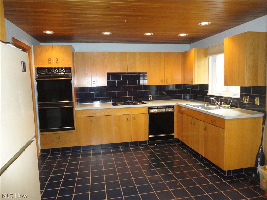 21120 Eaton Road Cleveland, OH 44126 - Photo 4 of 15 Gallery Image 4