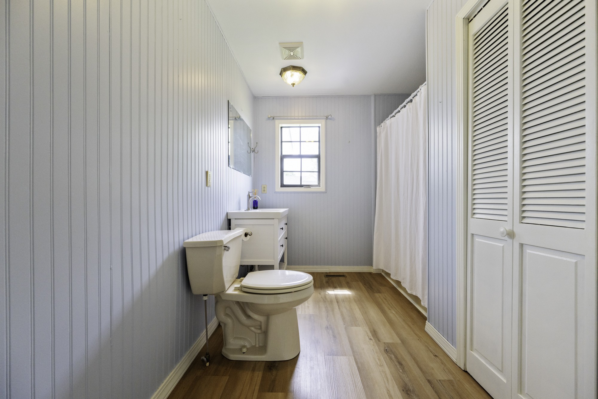 17930 West Main Street Huntingdon, TN 38344 - Photo 15 of 28 a bathroom with a sink and a toilet