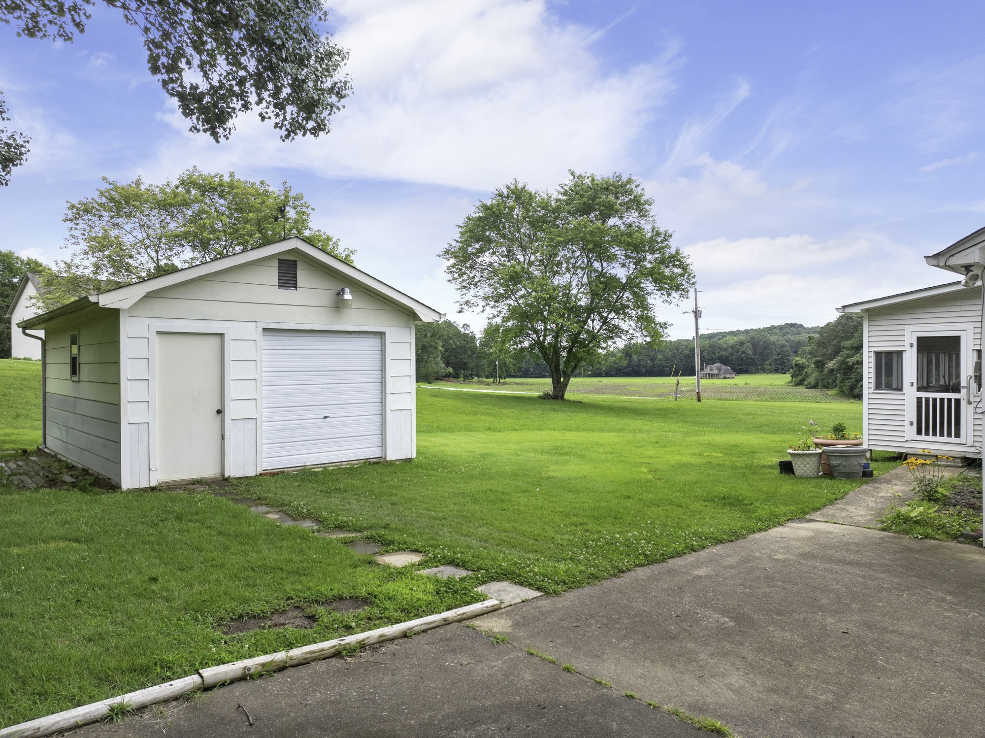 17930 West Main Street Huntingdon, TN 38344 - Photo 3 of 28 a view of a house with a yard