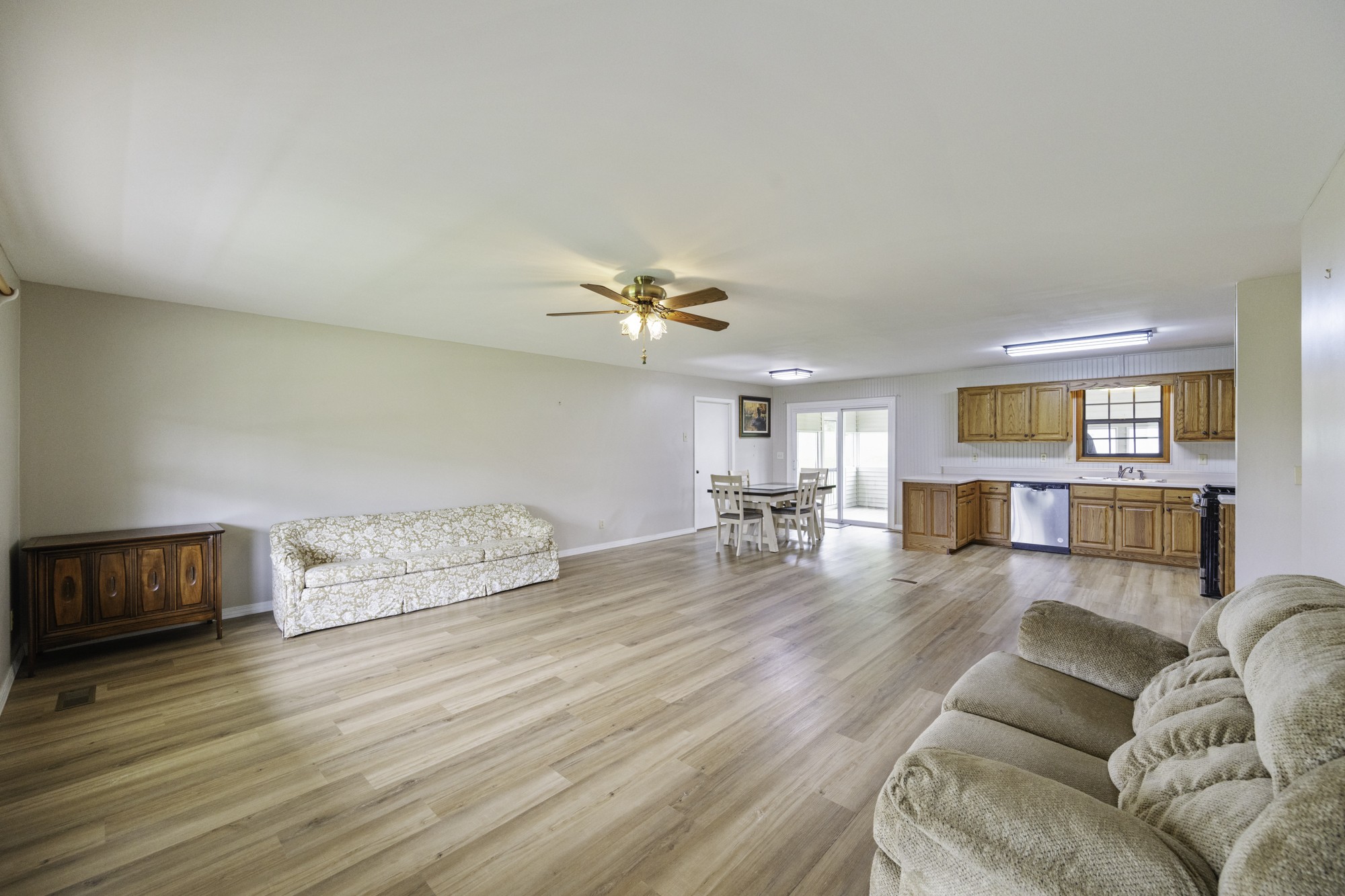 17930 West Main Street Huntingdon, TN 38344 - Photo 7 of 28 a living room with furniture and wooden floor