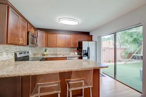 $2,600 | 2903 Southwest 11th Place North, Deerfield Beach, FL 33442