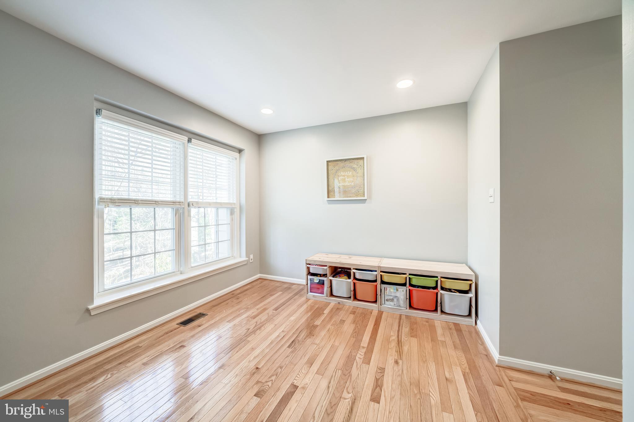 2157 Pond View Court Reston, VA 20191 - Photo 14 of 34 family room