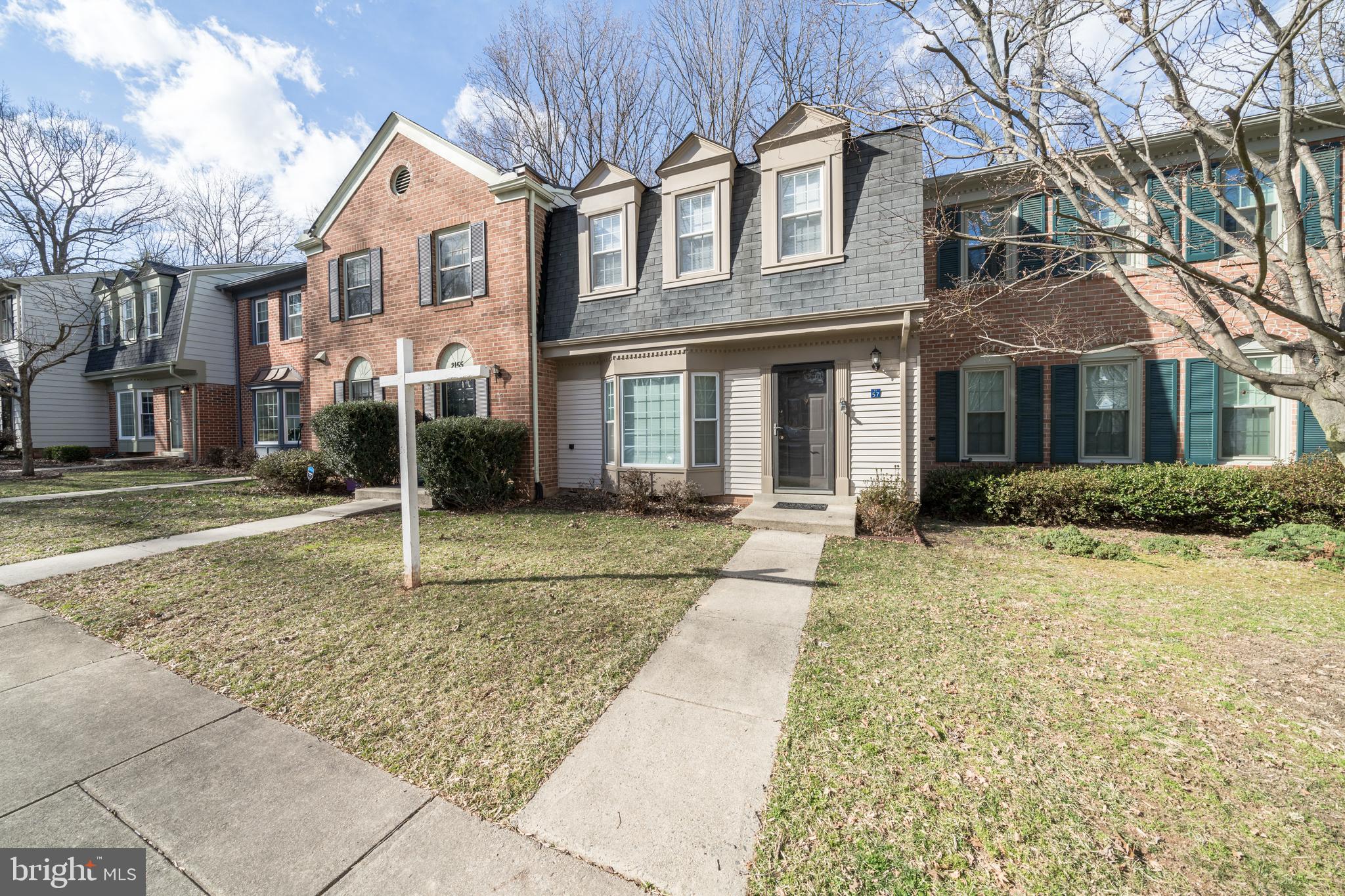 2157 Pond View Court Reston, VA 20191 - Photo 2 of 34 front view