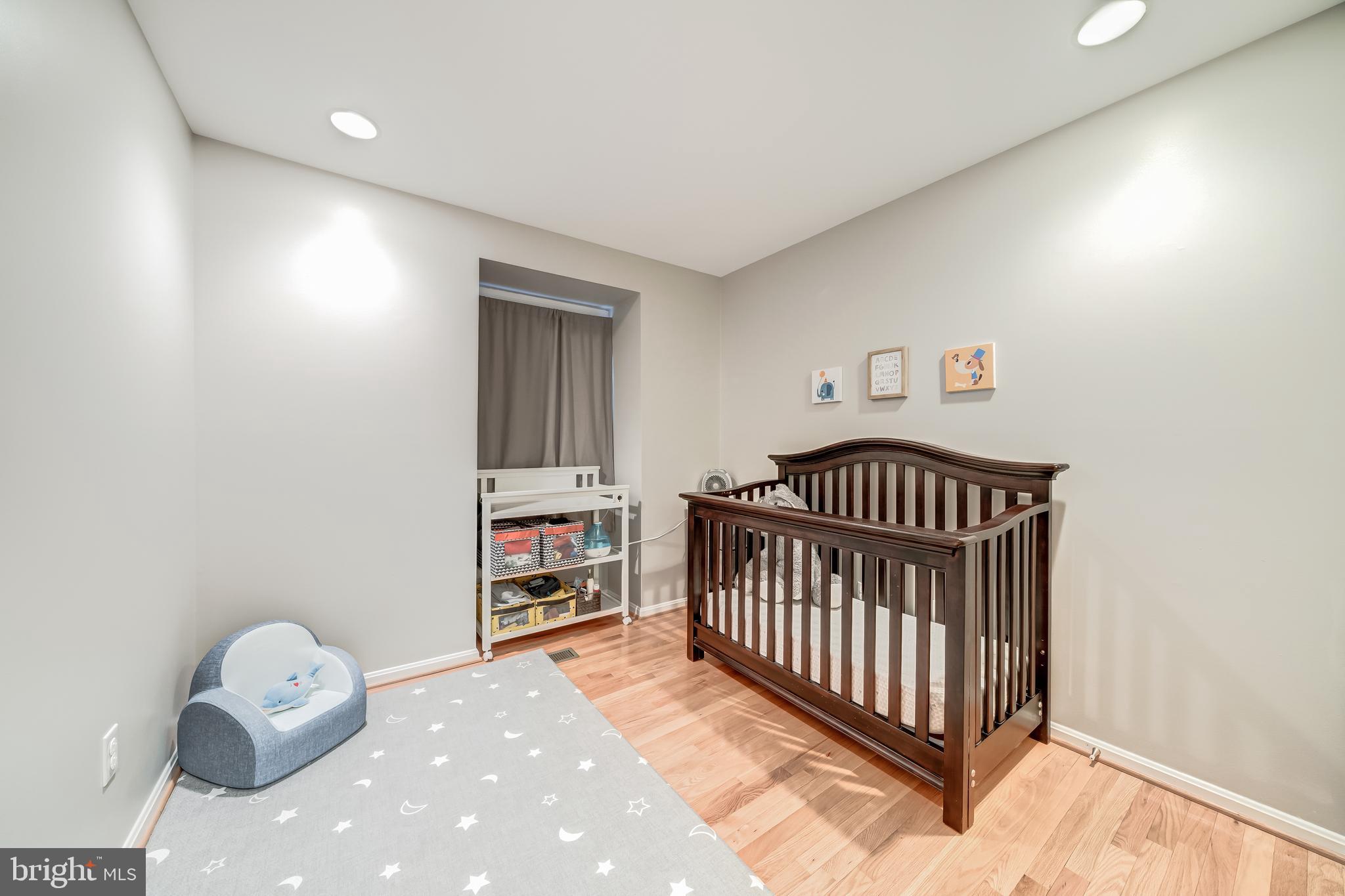 2157 Pond View Court Reston, VA 20191 - Photo 28 of 34 3rd bed, recessed lights