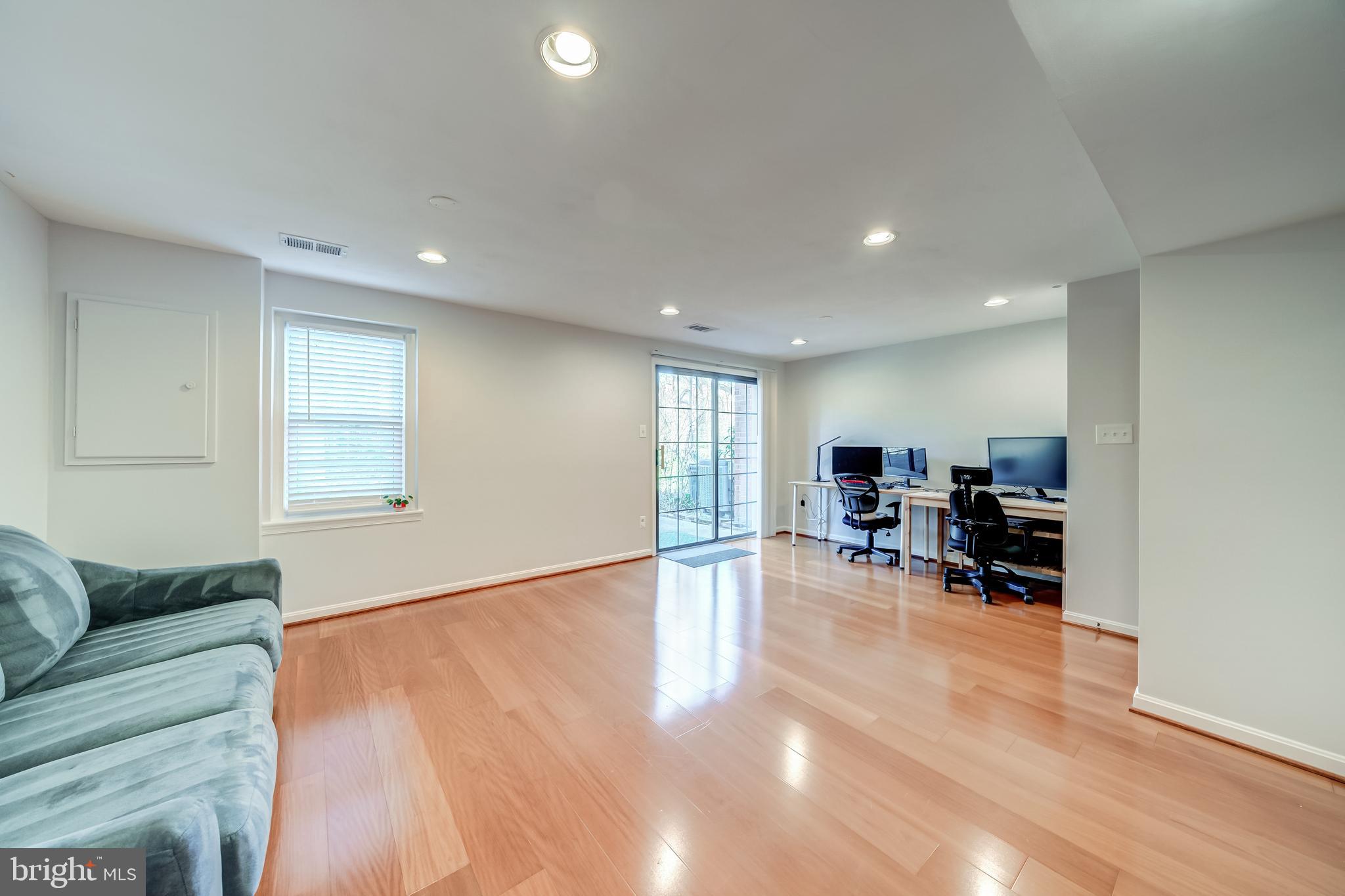 2157 Pond View Court Reston, VA 20191 - Photo 32 of 34 sliding door to the private back yard