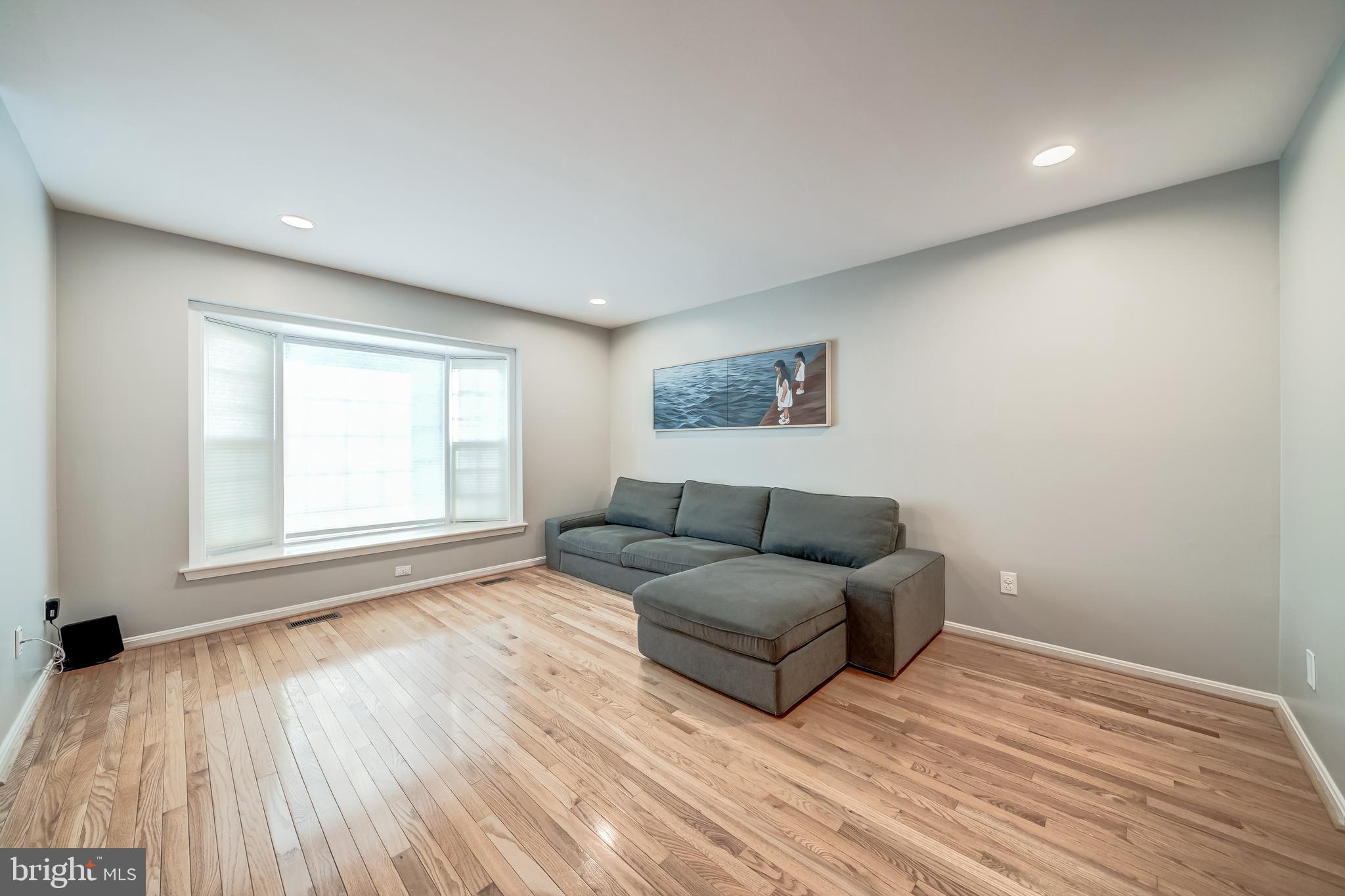 2157 Pond View Court Reston, VA 20191 - Photo 10 of 34 bay window