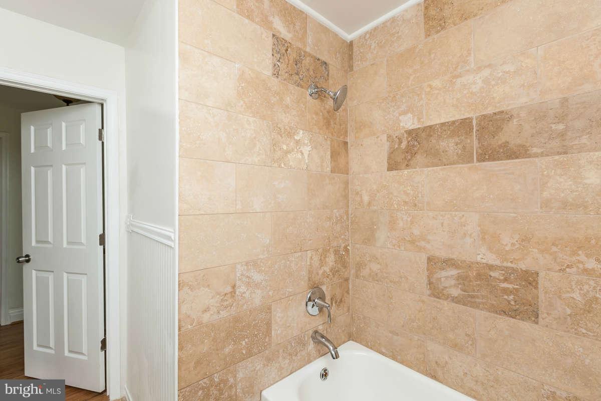 114 Cedarcroft Road Baltimore, MD 21212 - Photo 14 of 19 Bath