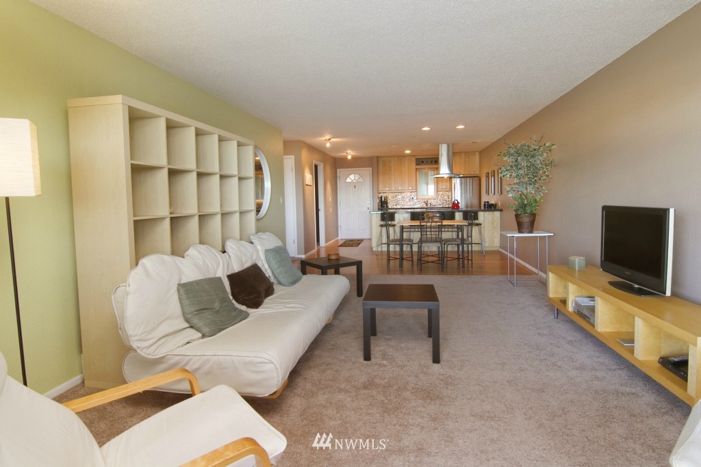 924 North Garden Street, Unit 302 Bellingham, WA 98225 - Photo 11 of 23