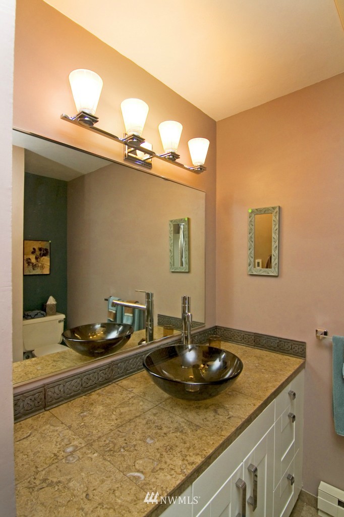 924 North Garden Street, Unit 302 Bellingham, WA 98225 - Photo 16 of 23