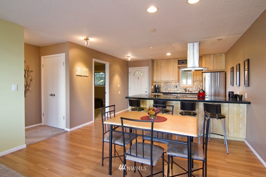 924 North Garden Street, Unit 302 Bellingham, WA 98225 - Photo 5 of 23