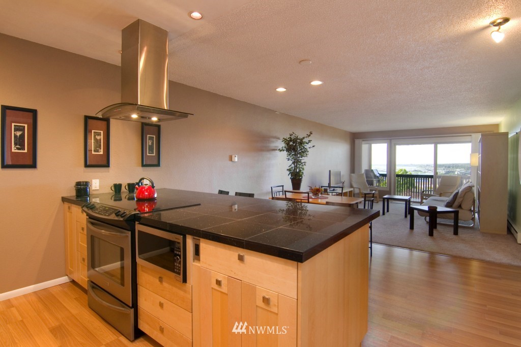 924 North Garden Street, Unit 302 Bellingham, WA 98225 - Photo 6 of 23