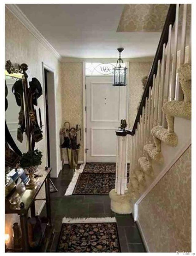 491 Colonial Road Grosse Pointe, MI 48236 - Photo 8 of 38 008_beyc69fd376762938.jpg