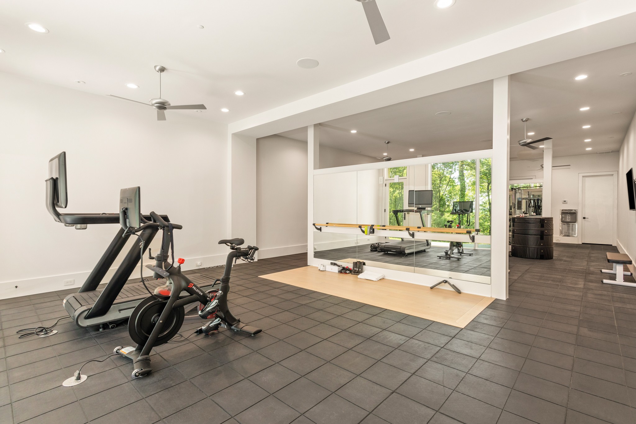 960 Overton Lea Road Nashville, TN 37220 - Photo 31 of 50 a view of a room with gym equipment