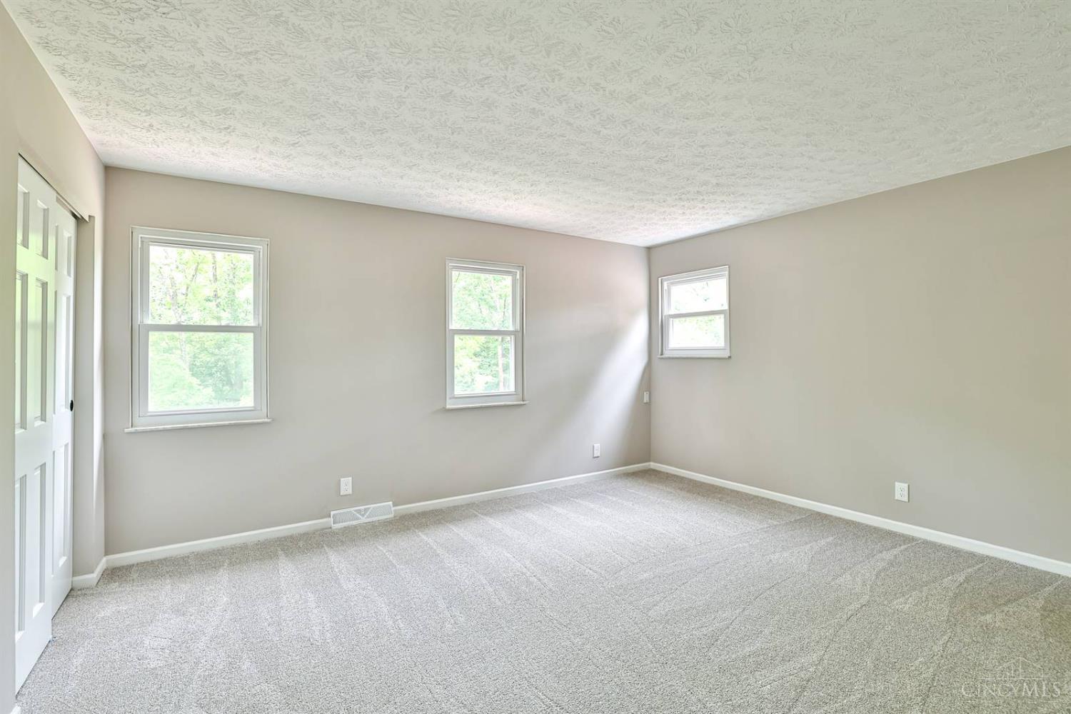 6037 Dunlap Road Cincinnati, OH 45252 - Photo 25 of 50 Gallery Image 25