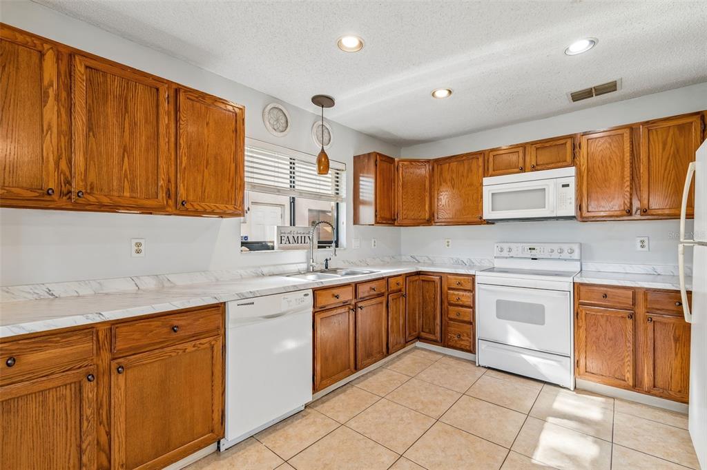 9613 Cypress Brook Road Tampa, FL 33647 - Photo 23 of 89