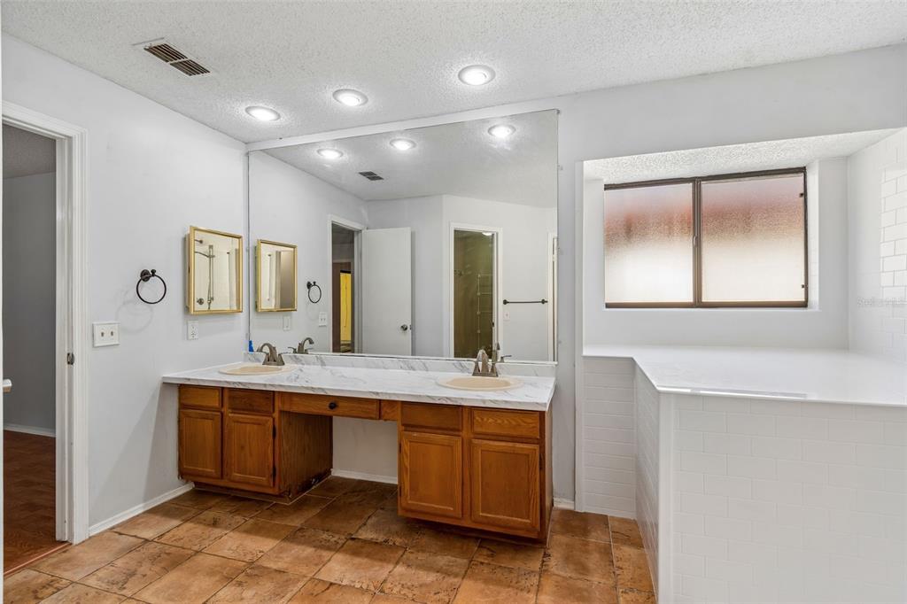 9613 Cypress Brook Road Tampa, FL 33647 - Photo 43 of 89