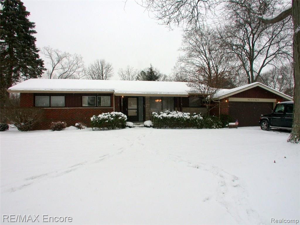 32121 Red Clover Road Farmington Hills, MI 48334 - Photo 1 of 45