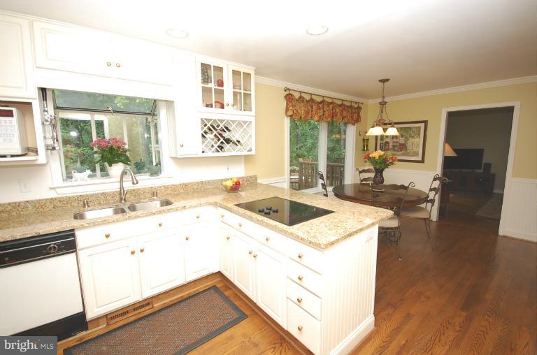 7154 Rivers Edge Road Columbia, MD 21044 - Photo 30 of 30 Kitchen