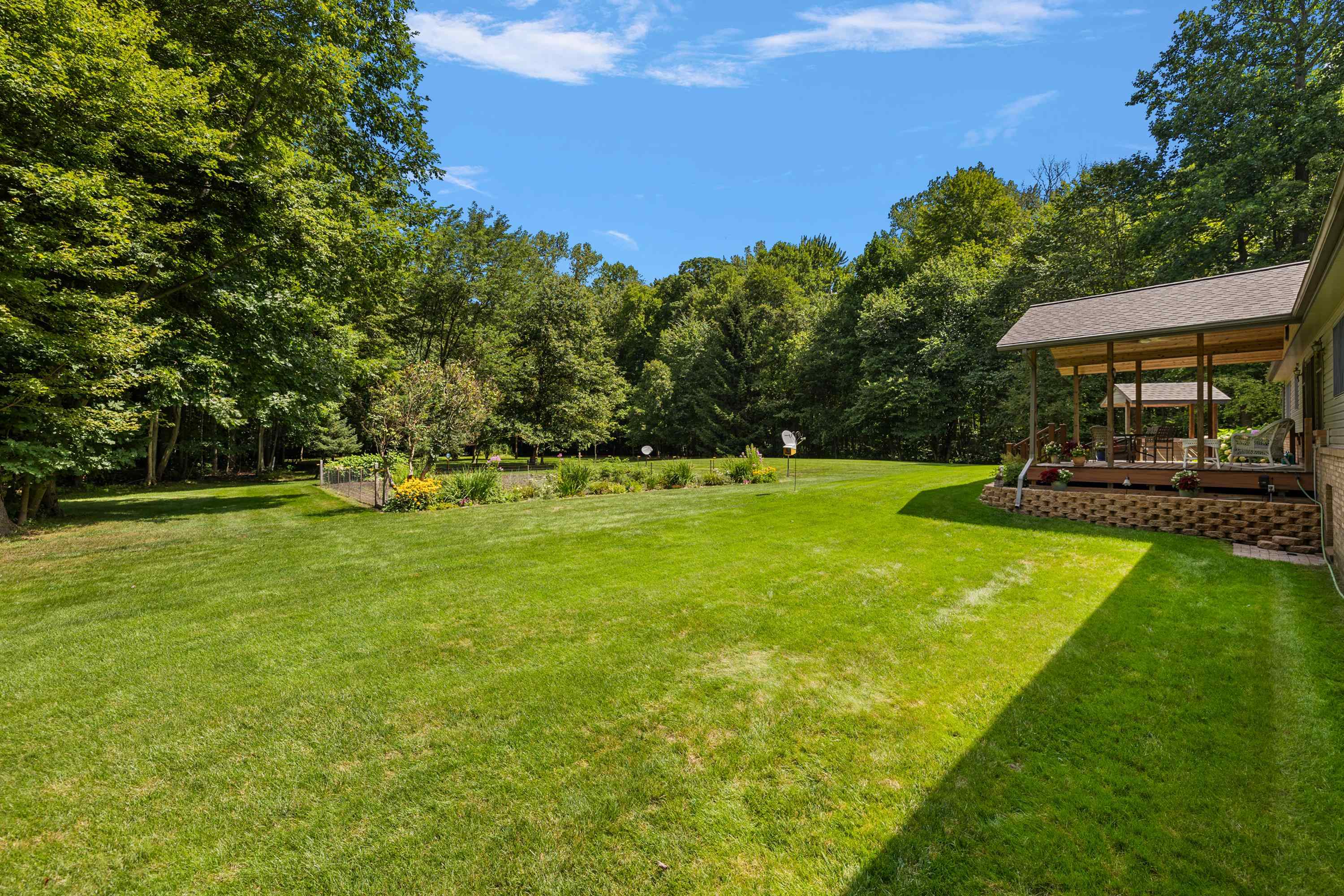 6870 Holland Road Algonac, MI 48001 - Photo 12 of 81 50151643-a3ad5fde-d403-48a4-ae96-56cb83ac36e0.JPG