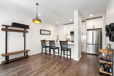 $480,000 | 1245 North Orleans Street, Unit 902, Chicago, IL 60610