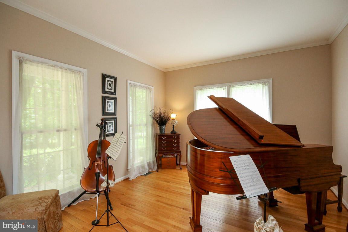 13 Riva Ridge Drive Stafford, VA 22556 - Photo 3 of 30 Living Room with beautiful hardwood floors